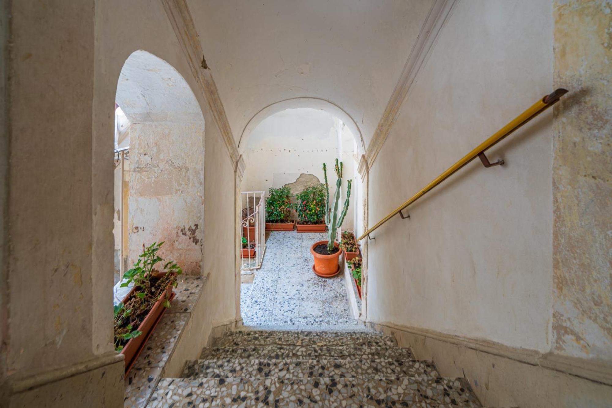Hotiday Room Collection - Ortigia Opera Syrakus Exterior foto